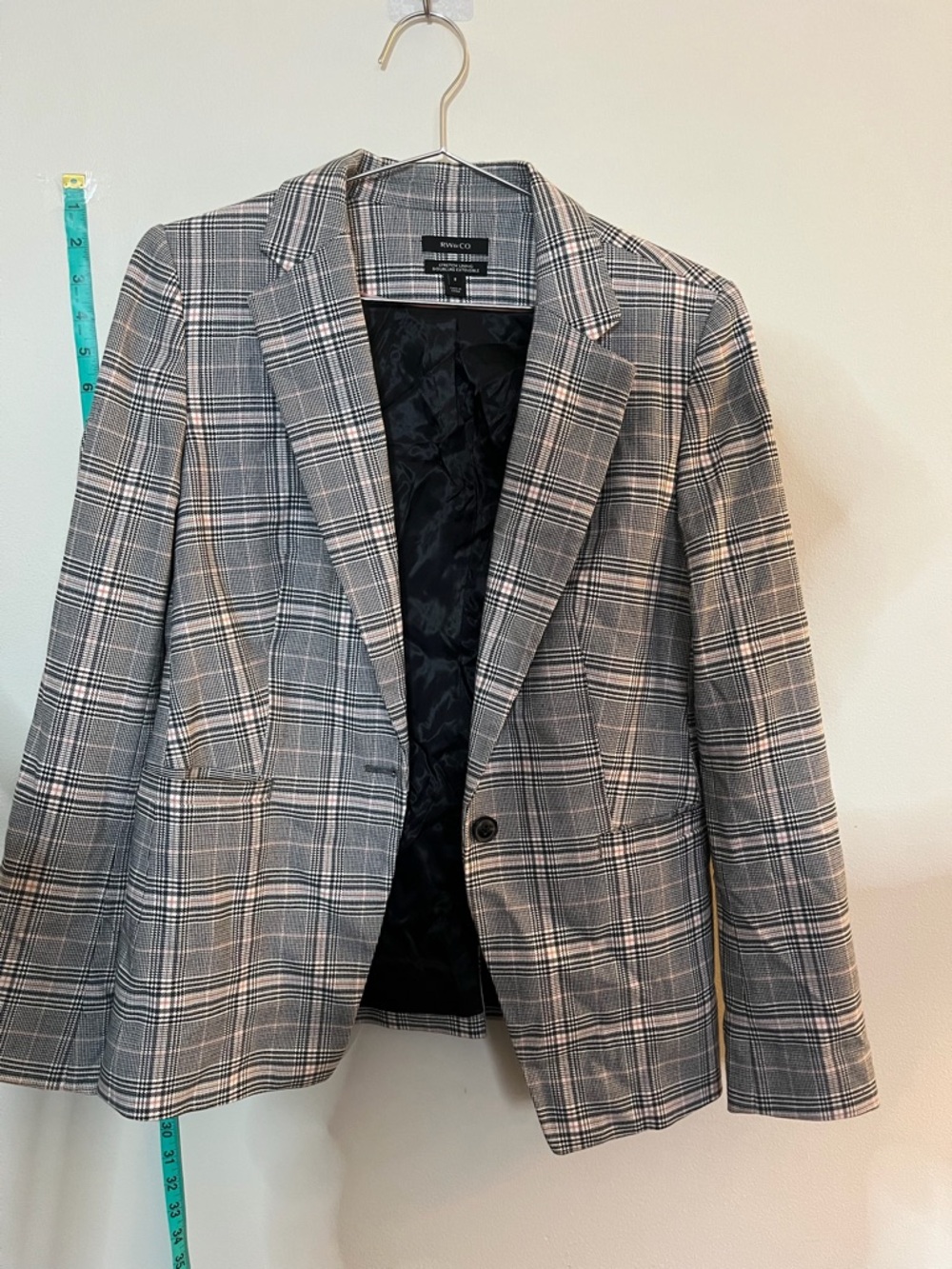 RW&CO. Checked Blazer with Pink Windowpane Accents